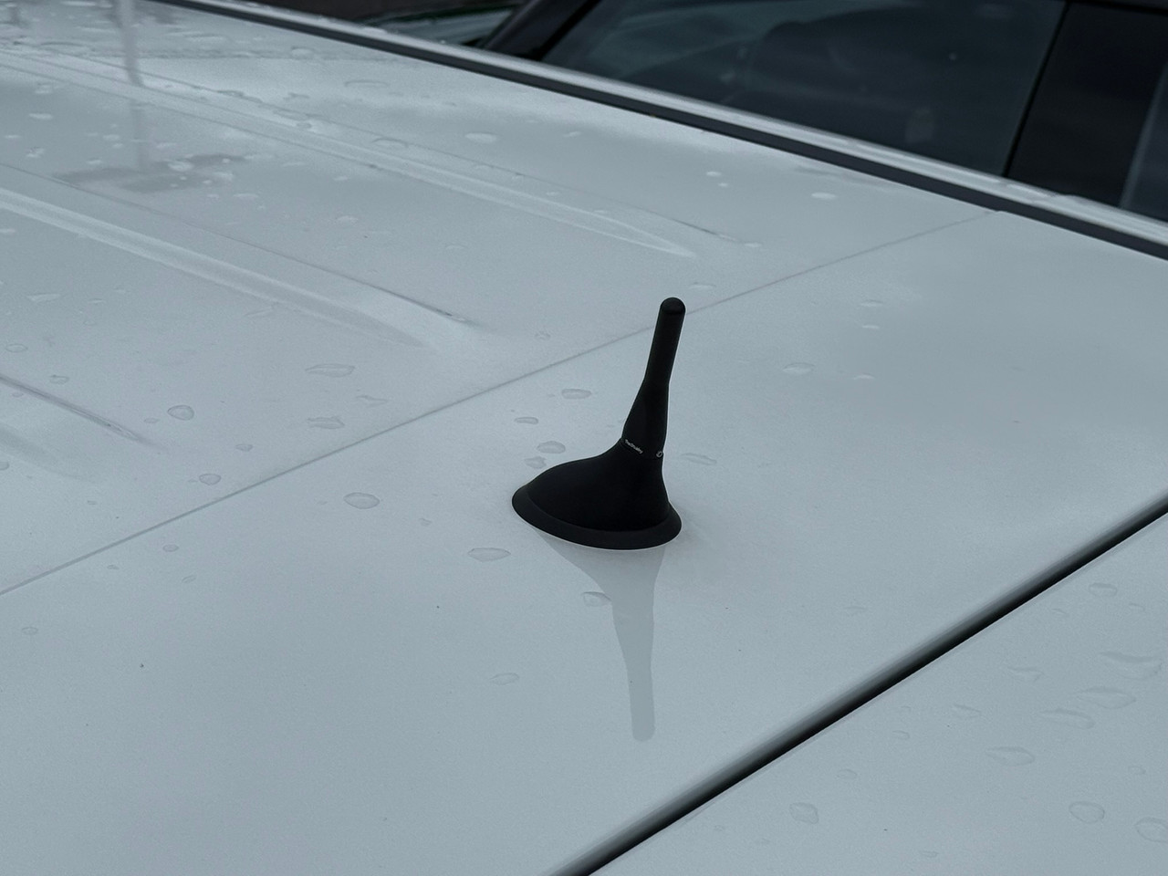 The Stubby Antenna for Dodge Journey 2009 to 2020 Oval Base