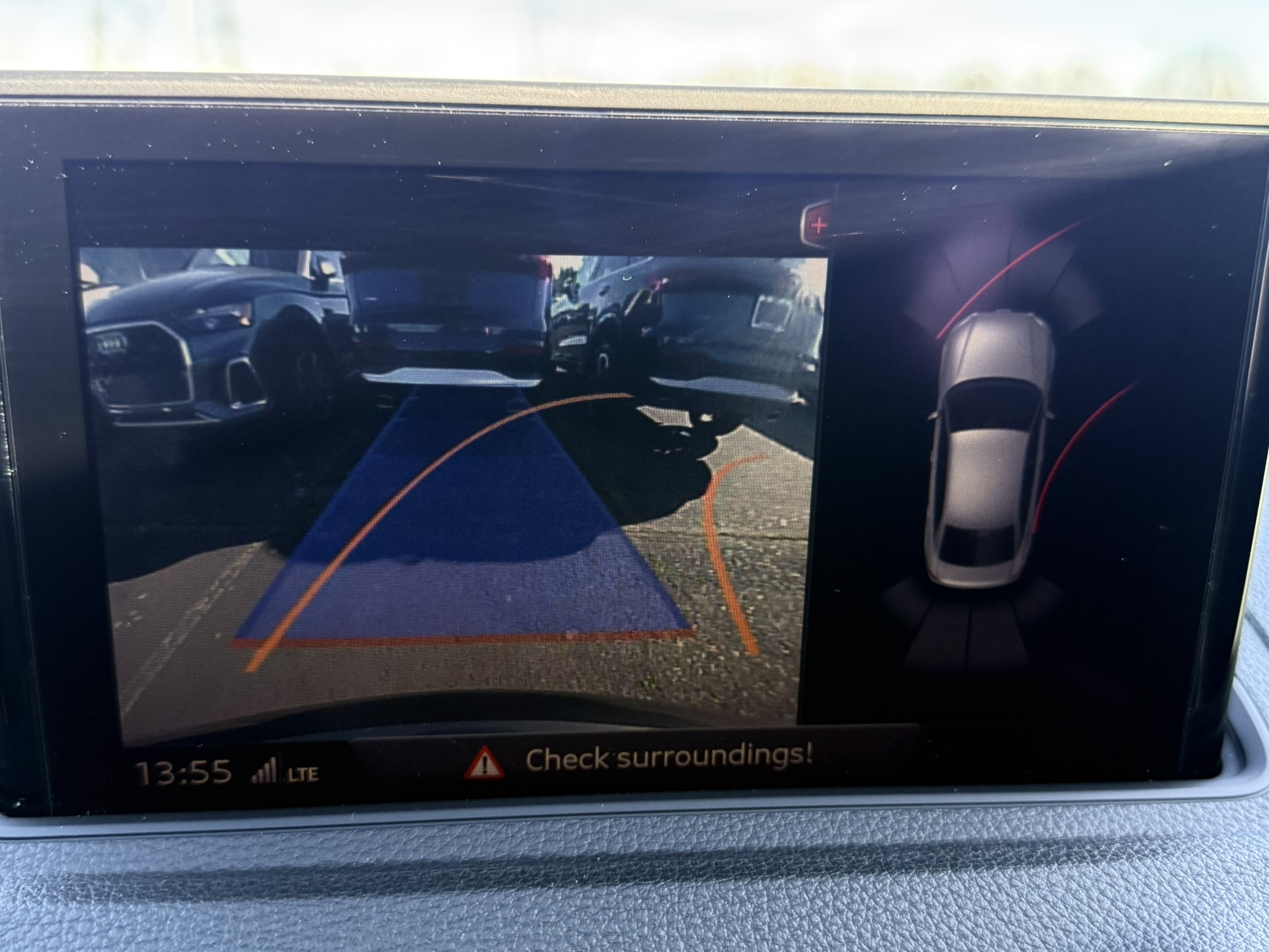 When installed correctly, the Platypus License Plate Mount should not interfere with the parking/proximity sensors. 