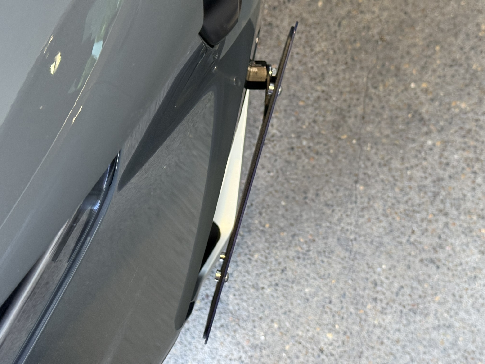 The Platypus License Plate Mount for BMW X5 G05 2019 to 2025 sDrive40i/xDrive40i (Shown on a 2025 X5 xDrive40i)