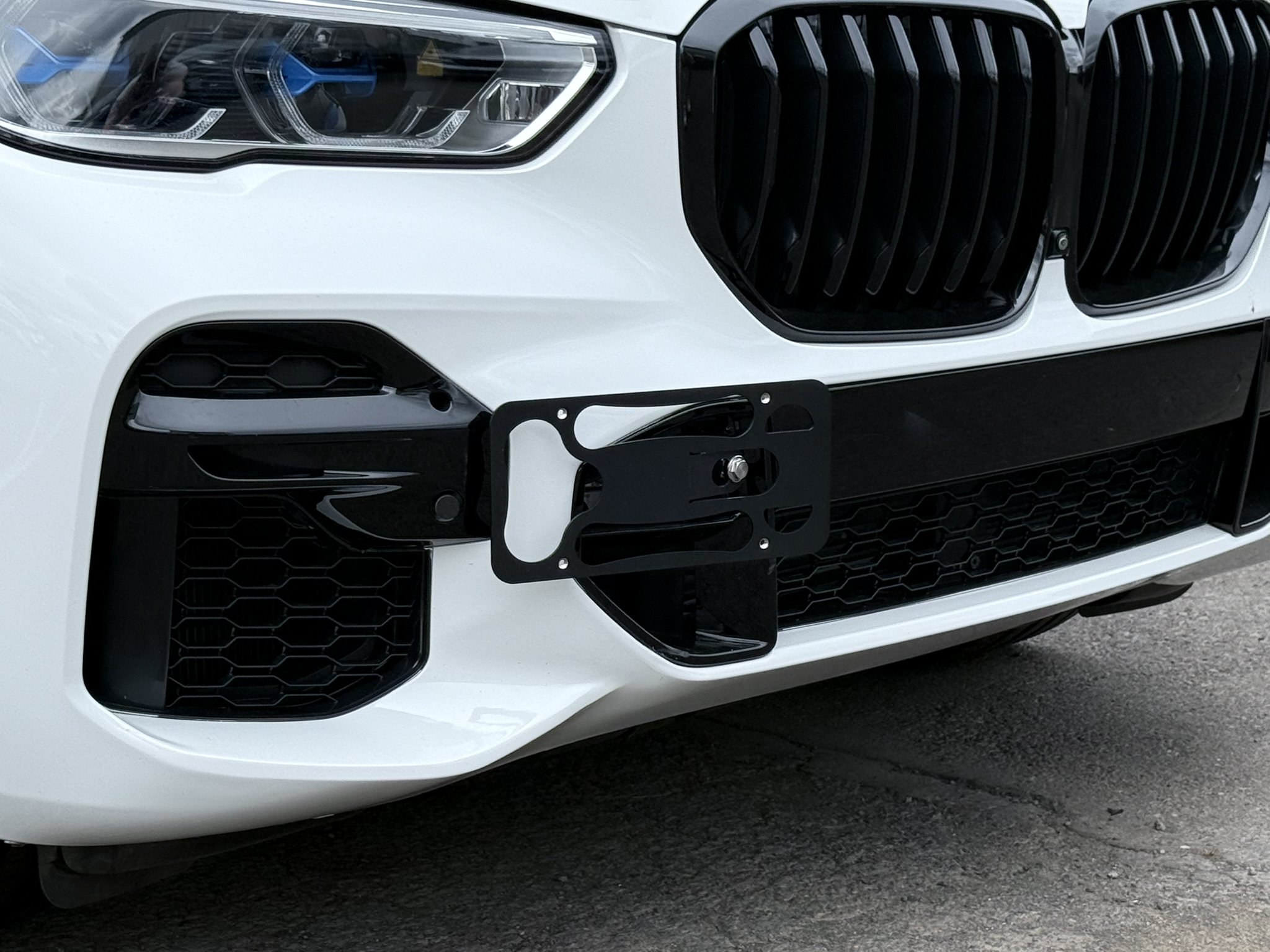 The Platypus License Plate Mount for BMW X5 G05 2019 to 2023 M-Sport Package 