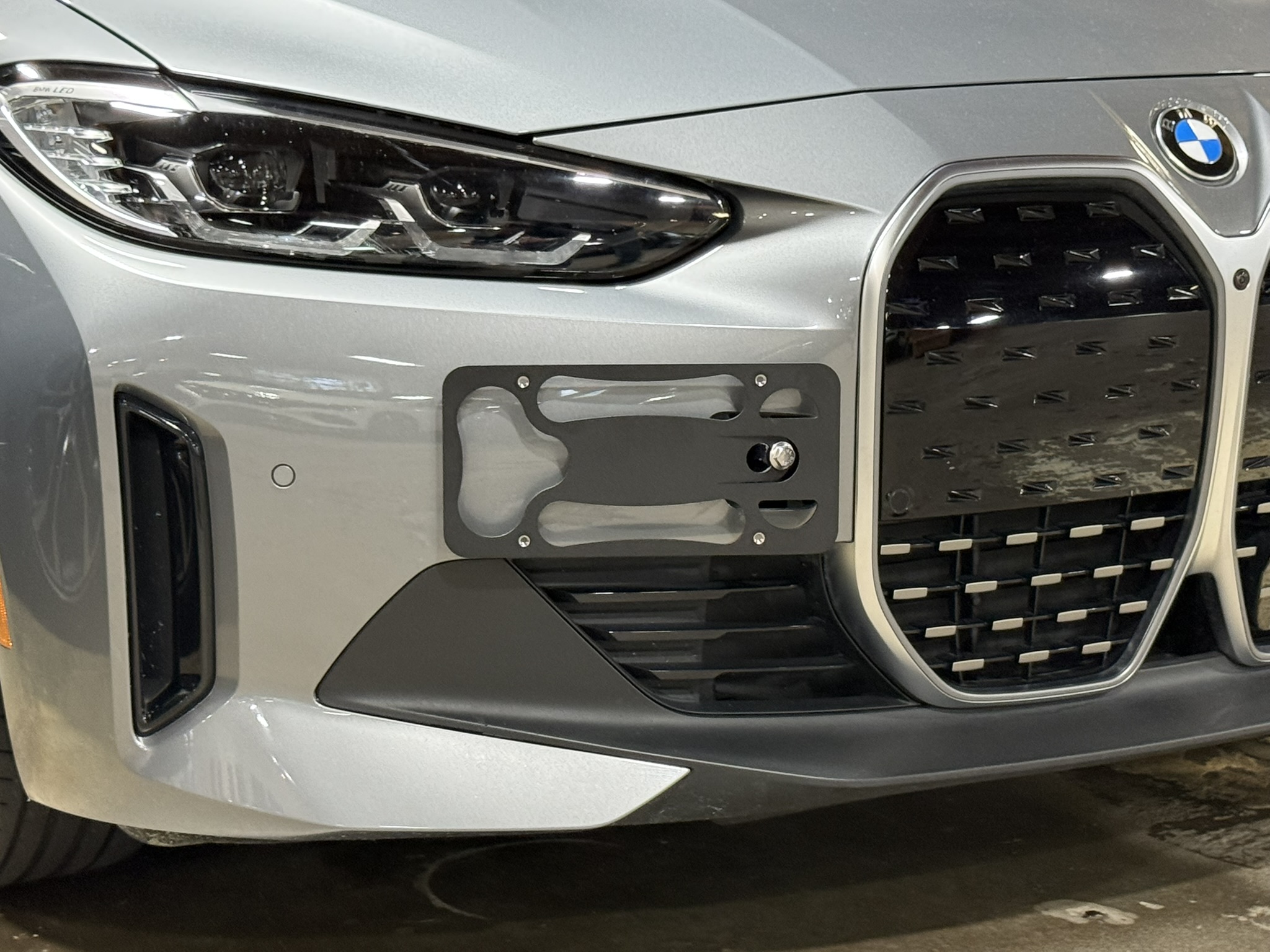 The Platypus License Plate Mount for BMW i4 2022 to 2025 eDrive35/eDrive40