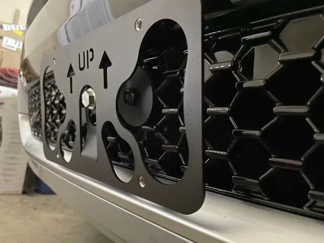 The Platypus License Plate Mount for Jeep Grand Cherokee WK2 2011 to 2024 Trailhawk