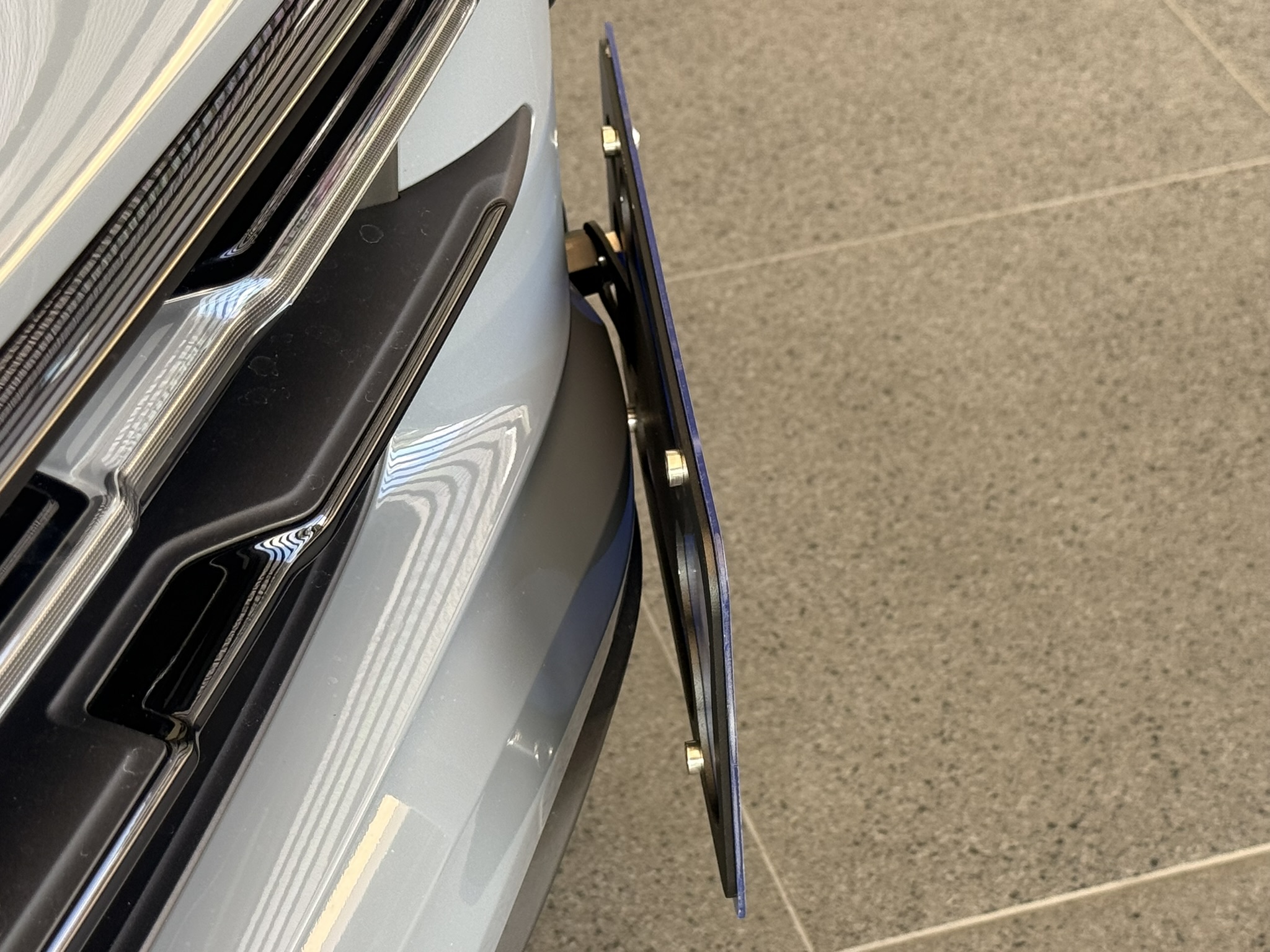 The Platypus License Plate Mount for Porsche Cayenne 9YA 2019 to 2025 Facelift (2024+)