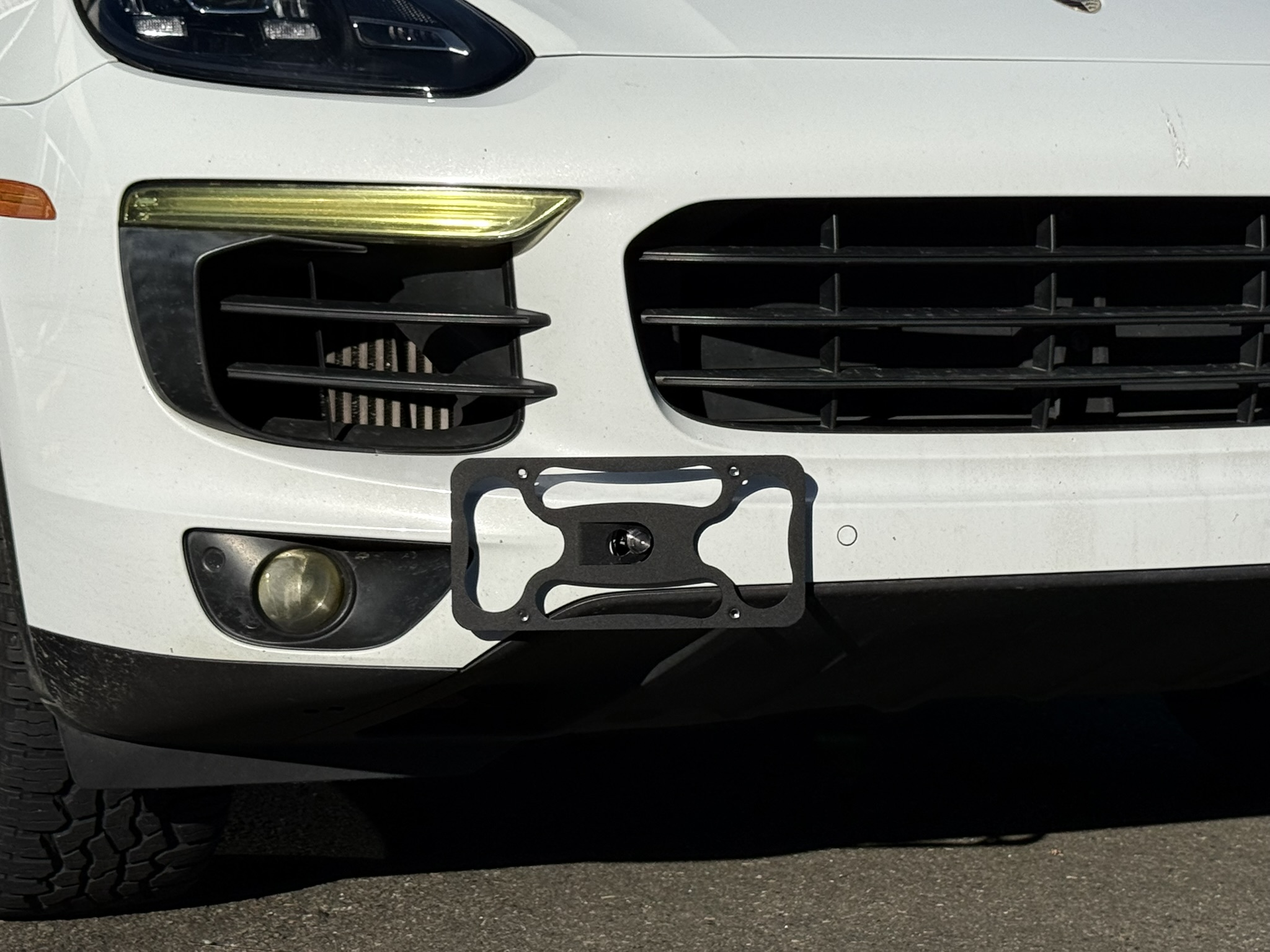 The Platypus License Plate Mount for Porsche Cayenne 958 2011 to 2018