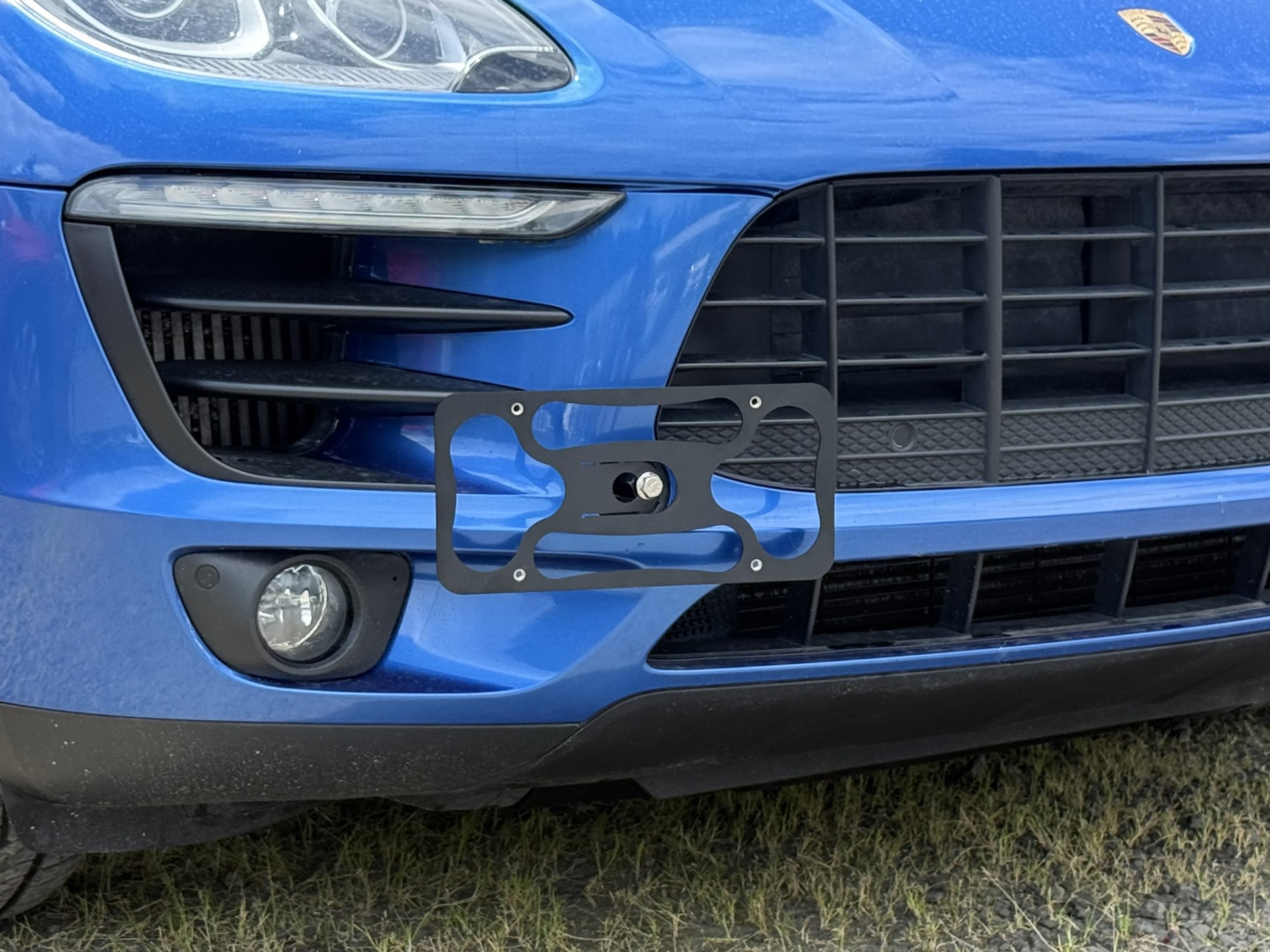 The Platypus License Plate Mount for Porsche Macan 1st gen 95B 2015 to 2025 95B.1 (2015 - 2018) Macan S (2015 - 2018)