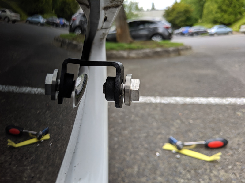 installing the flanged bolt