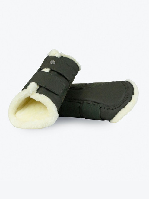 PS of Sweden Brushing Boots - Forest Green

Brushing boots with elastic velcro fastening straps. The boots have a vegan leather surface and a padded patch on the inside for protection, and are fully lined with white faux fur. Front legs have two fastening straps and hind legs have three – all with one PS logo stud. 4-pack.

Vegan leather
Elastic velcro fastening straps
Padded patch on inside for protection
Fully lined with white faux fur
