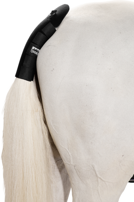Coat-friendly neoprene to protect the horse's tail