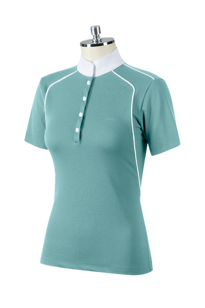 The Animo women's competition shirt Bakari with short sleeves is part of the spring/summer collection 2022. Thanks to the production of piquet fabric, the shirt is breathable and quick-drying. In addition, the short sleeves make it comfortable to wear on warm summer days. The white stand-up collar with button placket and the white piping give the Animo Bakari competition shirt a sporty and at the same time elegant look. On the left chest, the Animo logo was applied as a glitter application. The functionality and the beautiful design of the shirt make every appearance at competitions particularly pleasant and visually a real eye-catcher. The Animo women's competition shirt Bakari with short sleeves is part of the spring/summer collection 2022. Thanks to the production of piquet fabric, the shirt is breathable and quick-drying. In addition, the short sleeves make it comfortable to wear on warm summer days. The white stand-up collar with button placket and the white piping give the Animo Bakari competition shirt a sporty and at the same time elegant look. On the left chest, the Animo logo was applied as a glitter application. The functionality and the beautiful design of the shirt make every appearance at competitions particularly pleasant and visually a real eye-catcher.