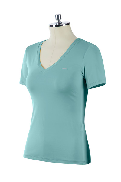 The short-sleeved T-shirt by Animo from the spring/summer collection 2022 convinces with its functionality in everyday life. The elastic material ensures a comfortable feel and goes with every movement. Moisture and heat is transported away to the outside by the breathable, quick-drying material and thus prevents heat build-up. The V-neck provides a great look and makes it easy to put on and take off. On the left chest is the Animo logo with rhinestones discreetly attached. The friendly and fresh summer colors, bring a nice change in everyday life. This t-shirt is ideal to wear in the stable or even in your free time.