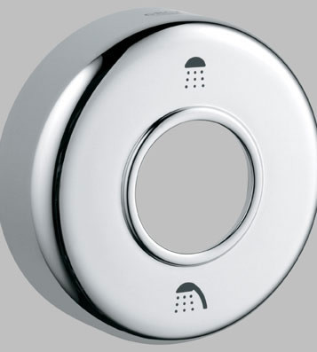 Grohe - 	45 433 000 Chrome Plated 3-Port Div Valve Escutcheon