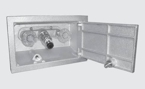 Woodford - B22CP3-8 - Chrome 22CP3 Freezeless Hot & Cold Box Faucet 8 Inch