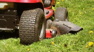 Lawn tractor