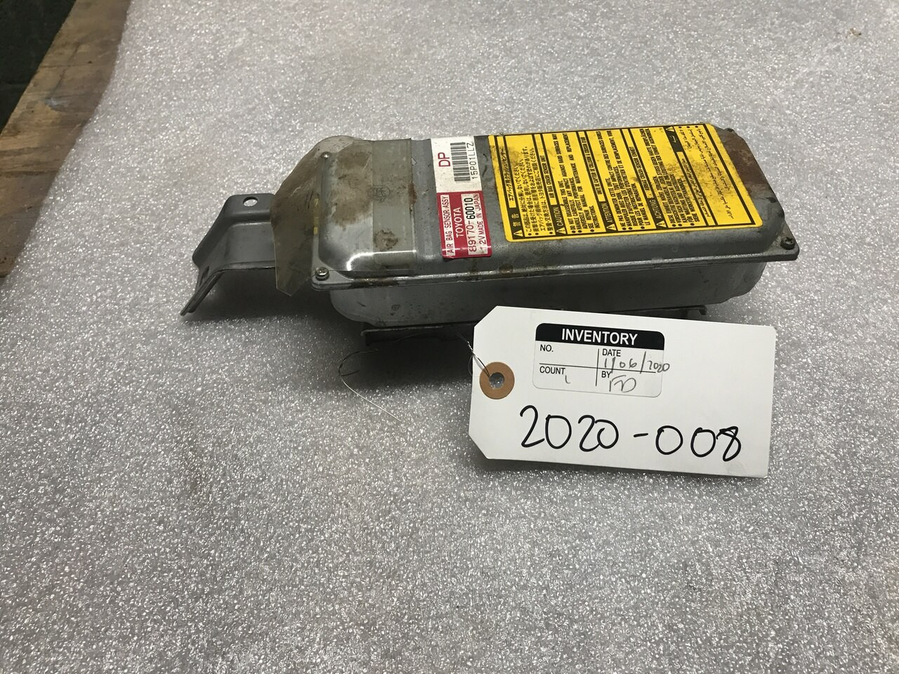 ランドクルーザー エアバッグコンピューター 保証付き！ランクル 80 エアバッグ コンピューター 89170-60010