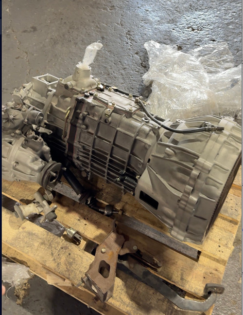 Toyota 100 Series Land Cruiser 2UZ H151 5 speed Manual Conversion