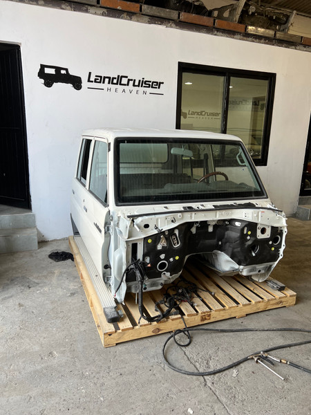 79 Series Land Cruiser Double Cab Pickup Complete LHD Body