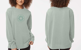 CLUB PILATES - MANDALA CREW NECK - PIGMENT SAGE