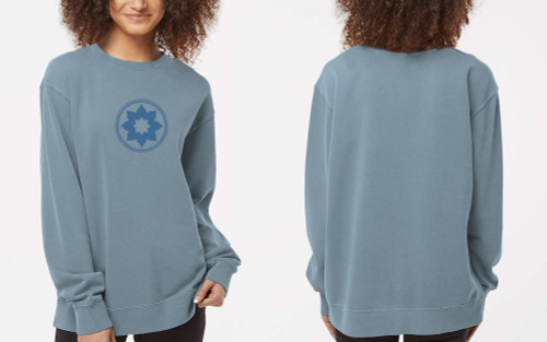 CLUB PILATES - MANDALA CREW NECK - PIGMENT SLATE BLUE