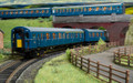 Hornby Railways BR Class 423 - 7712 4-VEP - 4 Car Train Pack   Hornby Railways BR Class 423 - 7712 4-VEP - 4 Car Train Pack