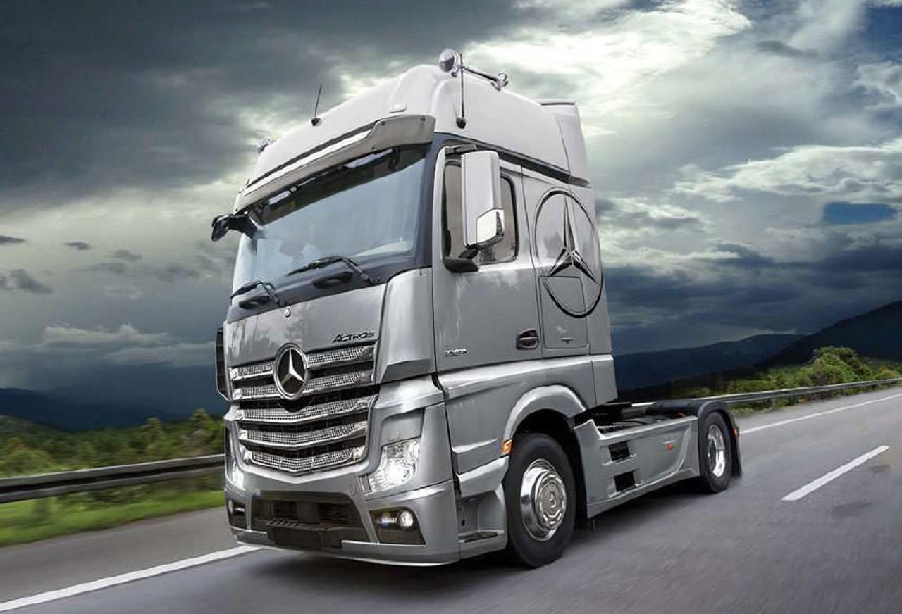1/24イタレリ　 Mercedes Benz Actros MP4 🚛MERCEDES-BENZ ACTROS MP4 - ITALERI 1/24 - PART 1 / ENGINE