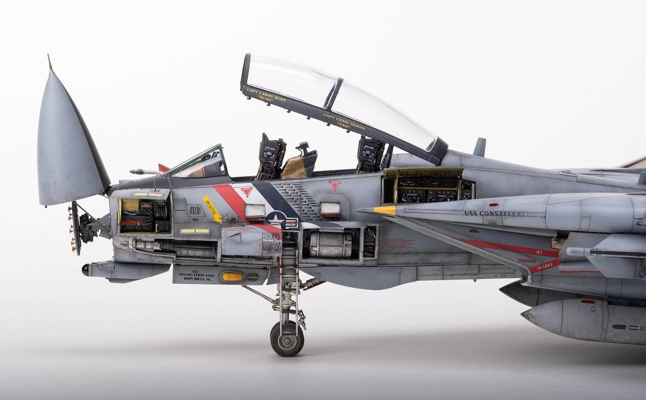 AMK 1/48 Grumman F-14D Super Tomcat Super Detail Model Kit