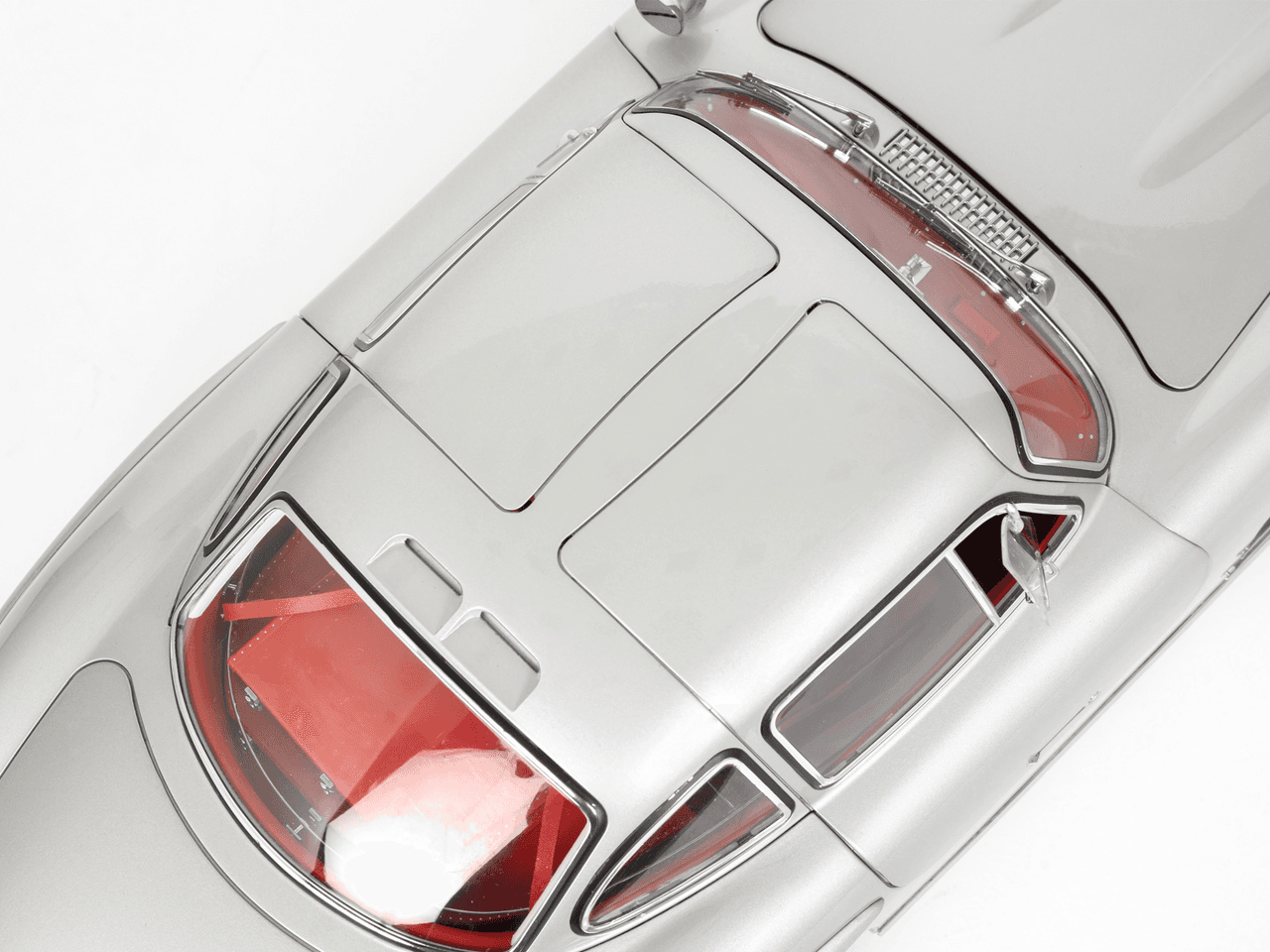 Tamiya 21154 Mercedes-Benz 300 SL Argent - Maquette Finie 1/24, Masterwork
