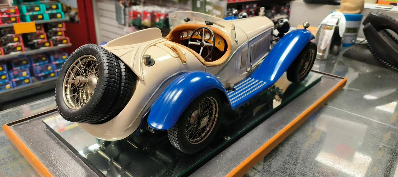 Pocher 1/8 1932 Alfa Romeo Spider Touring Gran Sport Ready