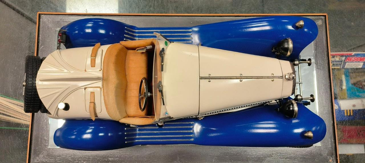 Pocher 1/8 1932 Alfa Romeo Spider Touring Gran Sport Ready