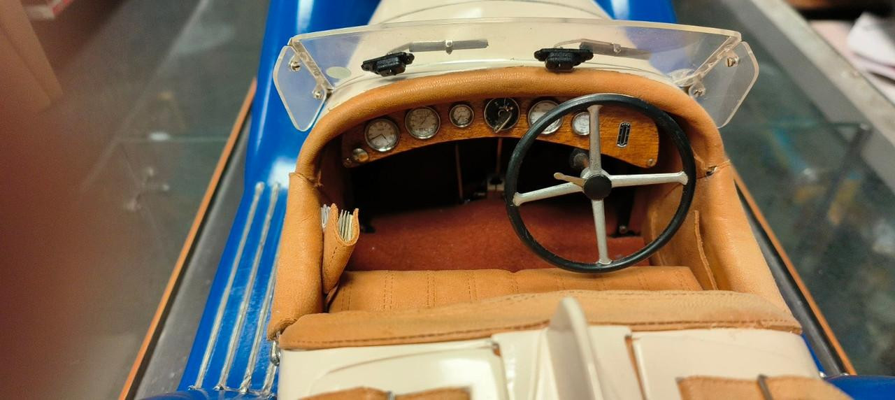 Pocher 1/8 1932 Alfa Romeo Spider Touring Gran Sport Ready
