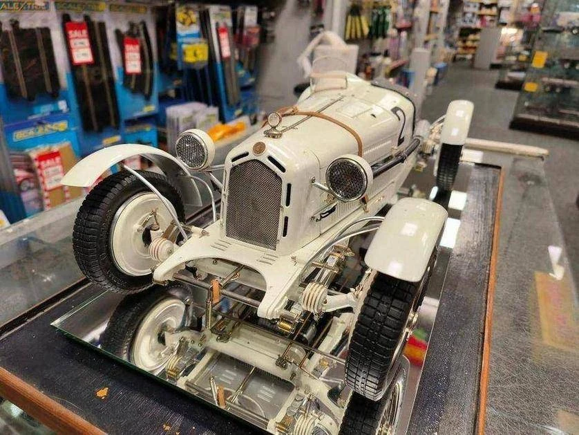 Pocher 1/8 Alfa Romeo 8C 2300 Monza Muletto Ready Assembled