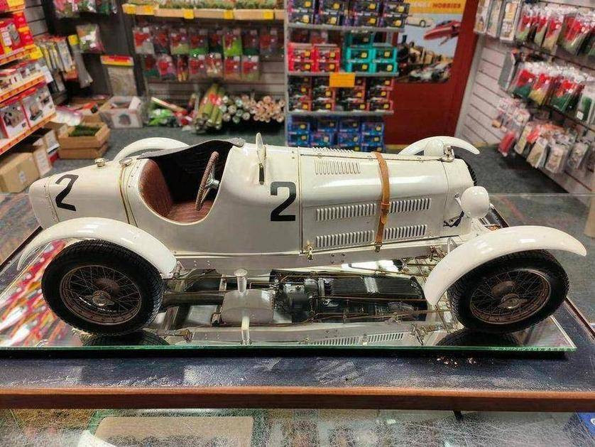 Pocher 1/8 Alfa Romeo 8C 2300 Monza Muletto Ready Assembled