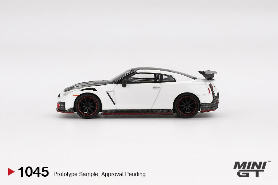 Mini GT 1/64 Nissan GT-R Nismo 2024 Brilliant White Pearl