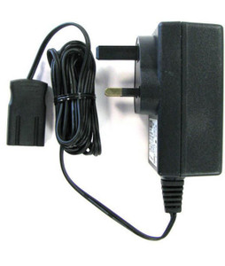  Scalextric Multi Purpose Analogue Transformer 15V 1.2A UK Plug 