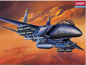 Academy 1/72 McDonnell Douglas F-15E Strike Eagle   Academy 1/72 McDonnell Douglas F-15E Strike Eagle