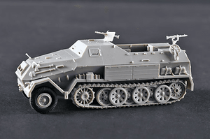 Trumpeter 1/72 Sd.Kfz.8 12t Half-track   Trumpeter 1/72 Sd.Kfz.8 12t Half-track