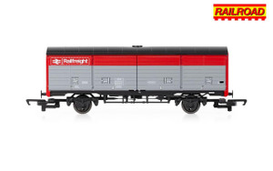 Hornby Railways Hornby RailRoad BR Railfreight, 45T VDA Van, 210127 - Era 7 Hornby Railways Hornby RailRoad BR Railfreight, 45T VDA Van, 210127 - Era 7