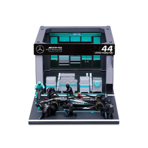  Burago 1/43 F1 Mercedes AMG W15 2024 Lewis Hamilton Pit Pass Diorama 