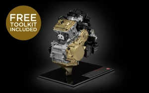 Pocher 1/4 Ducati Superquadro V2 Engine