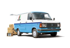 Italeri 1/24 Ford Transit "Italeri" Van