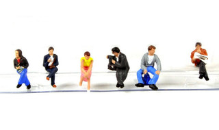 Bachmann Station Passengers Sitting Set of 6 Figures