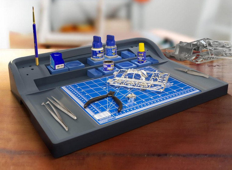  Revell Work Station 