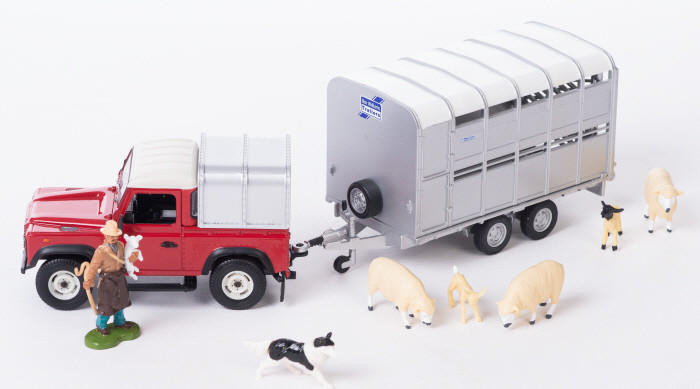  Britains 1/32 Land Rover & Sheep Trailer Set 