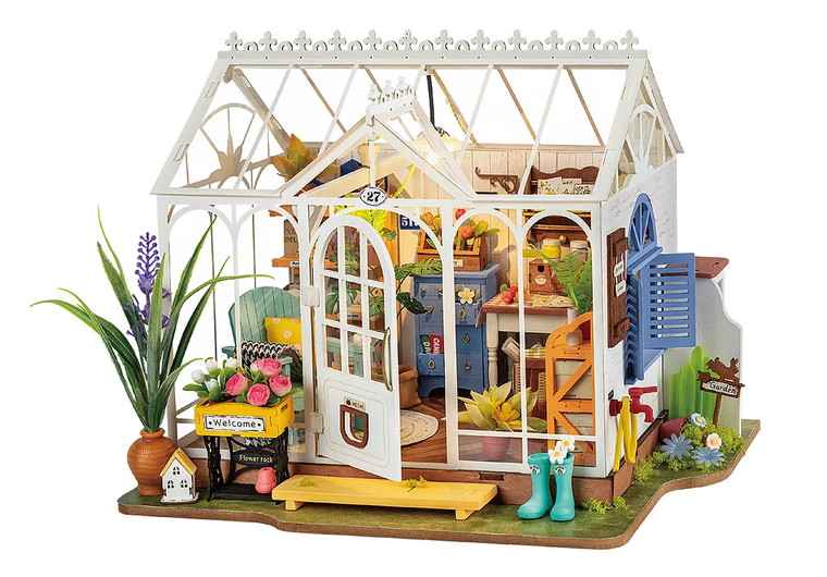  Rolife Dreamy Garden House Wooden Diorama Kit 