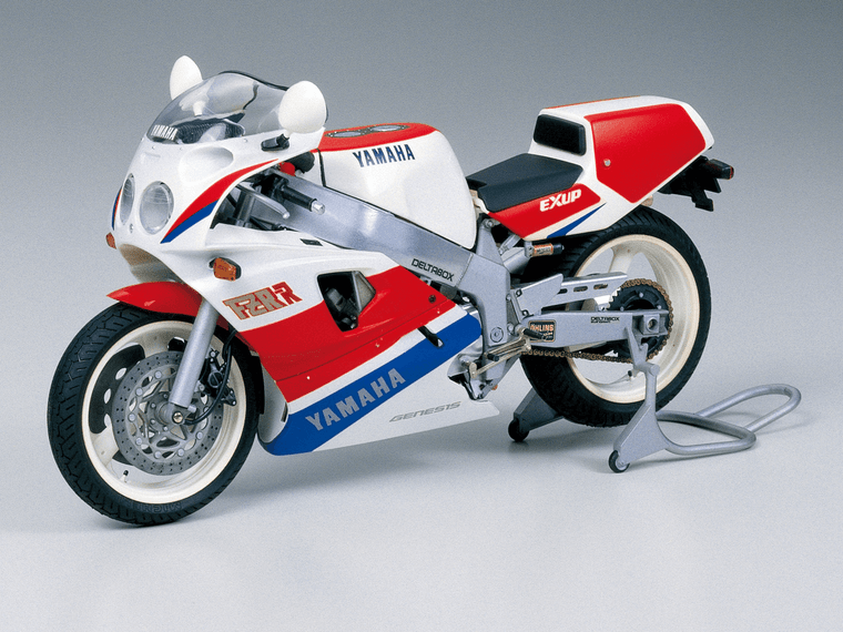  Tamiya 1/12 Yamaha FZR750R (OW01) 