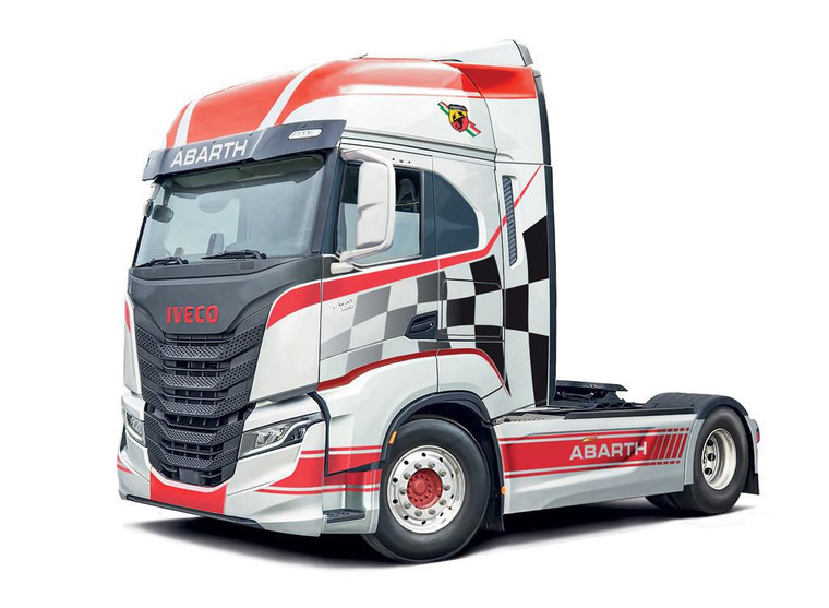  Italeri 1/24 Iveco S-Way Abarth Truck 