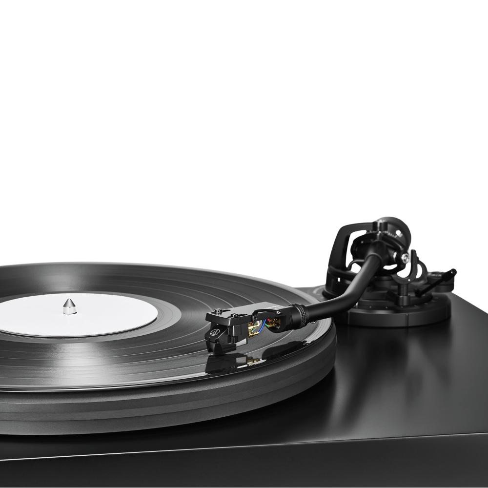 audio-technica-at-lp7x-belt-drive-turntable-on-record-stereophonic.png