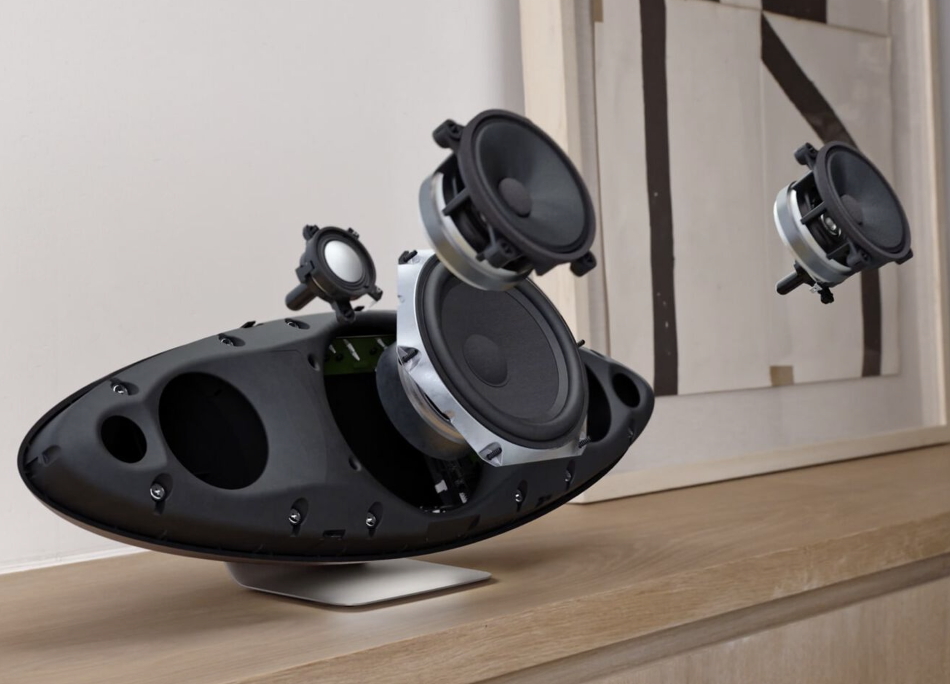 bowers-wilkins-zeppelin-pro-edition-wireless-speaker-titanium-dome-tweeters-stereophonic.png