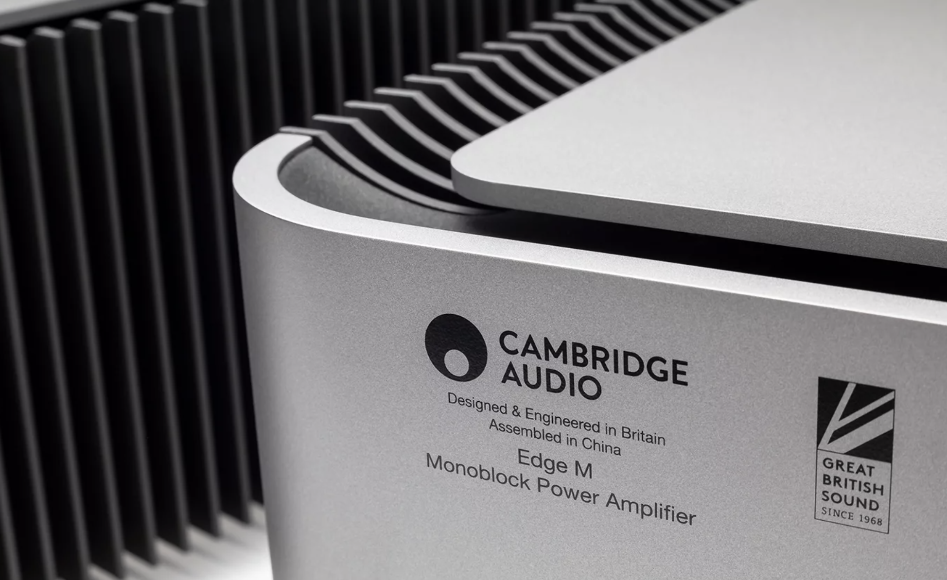 cambridge-audio-edge-m-monoblock-power-amplifier-hero-stereophonic.png