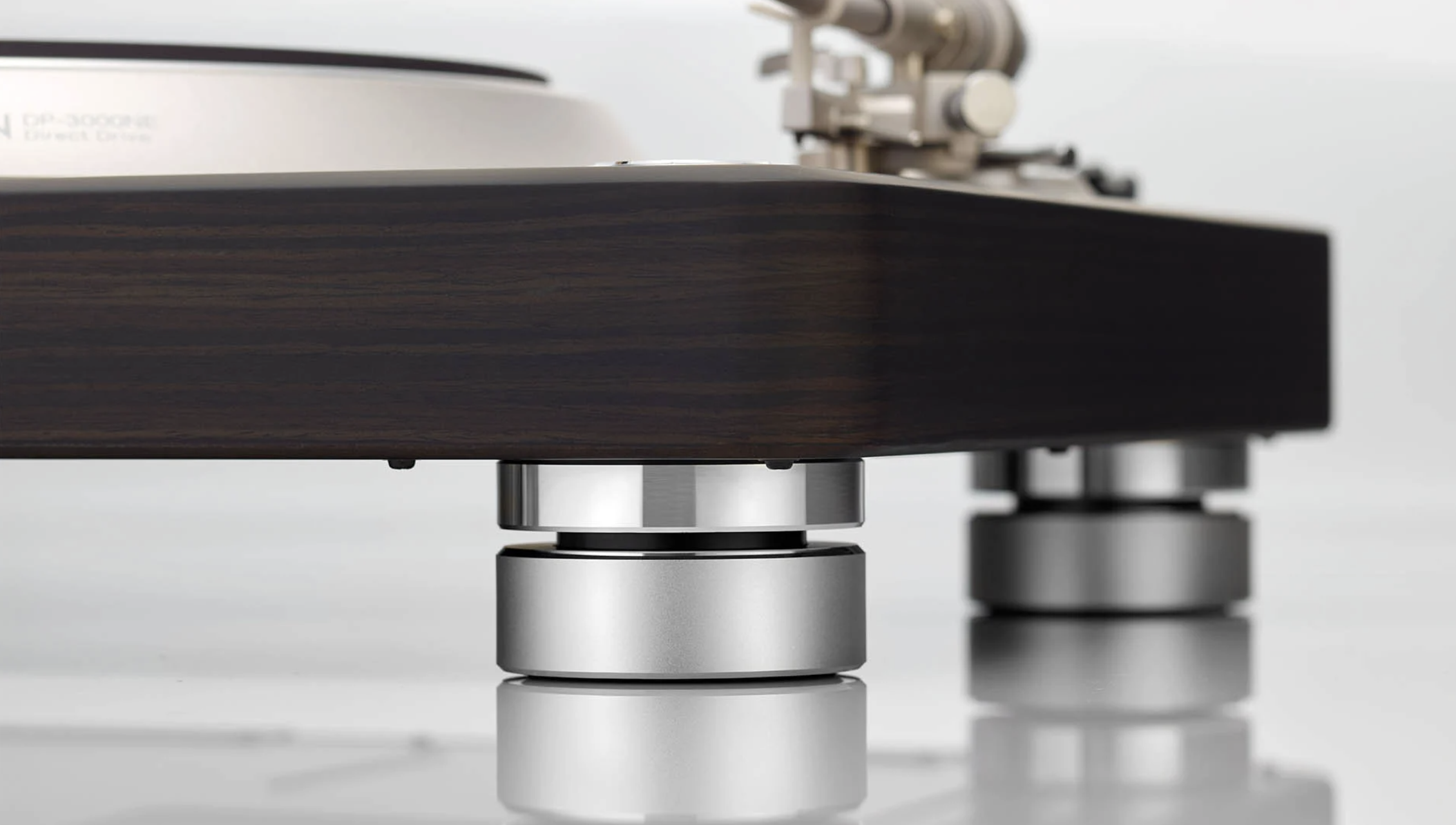 denon-dp-3000ne-premium-direct-drive-turntable-feet-stereophonic.png