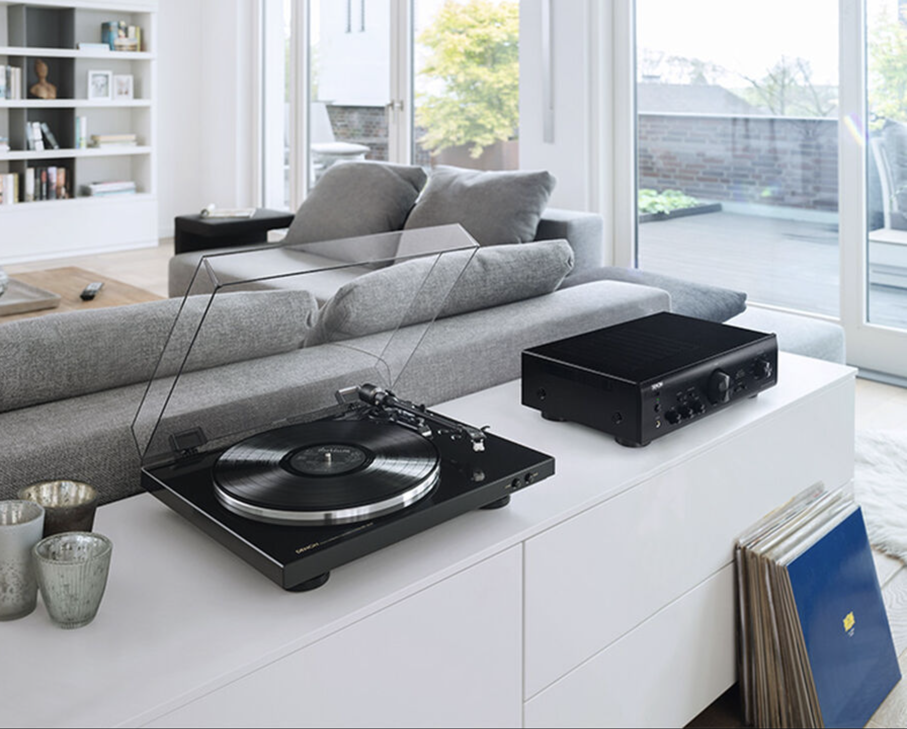 denon-dp-300f-fully-automatic-analog-turntable-hero-stereophonic.png